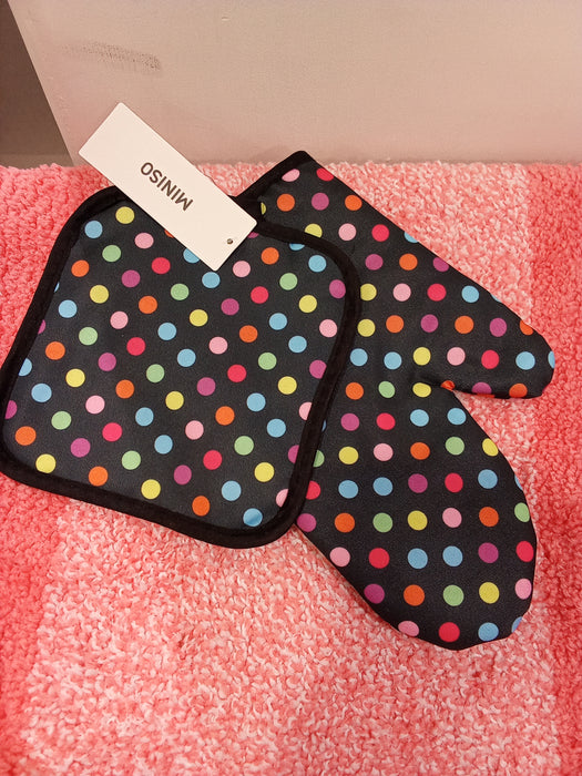 Miniso Dots Series Oven Mitt & Heart Resistant Mat