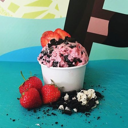 Gelato Vinto Strawberry Oreo Cookies